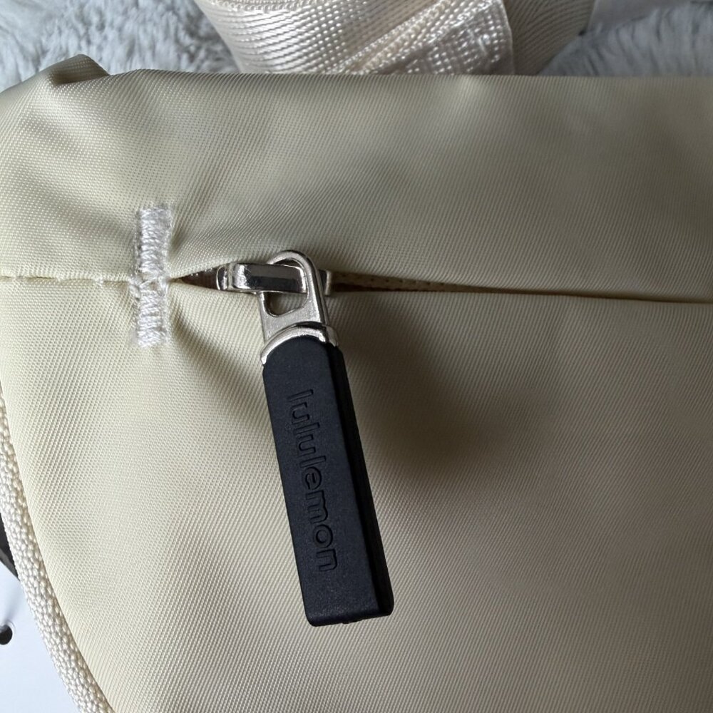 Lululemon Athletica 2L All Night Festival Micro Bag Light Ivory SOLD - Picture 3 of 7